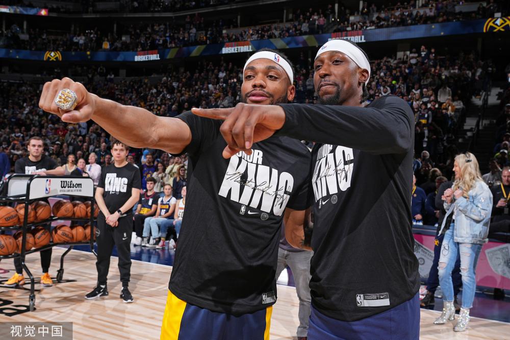 当香港队与 当香港队与